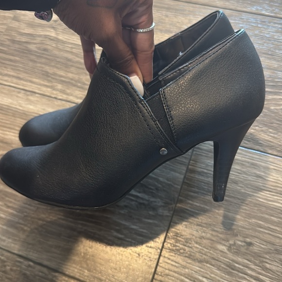 Elegant Black Women's Heeled Ankle Boots - Picture 4 of 6